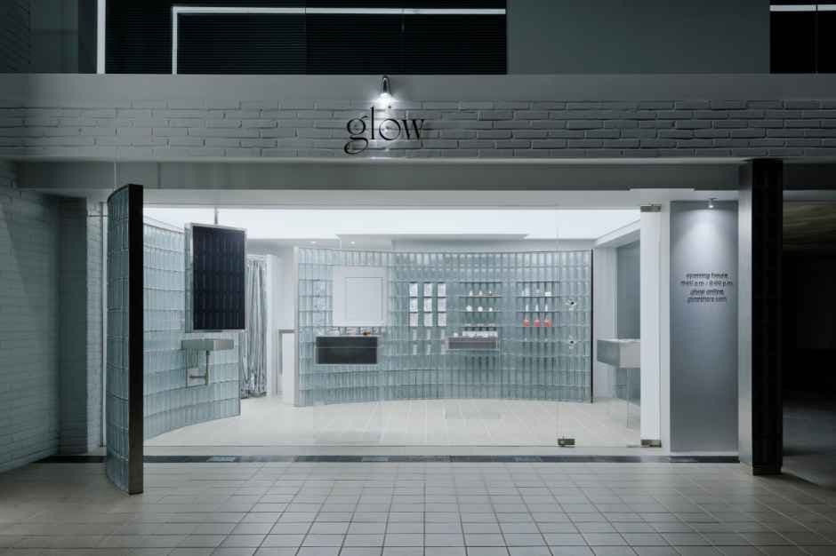GLOW Flagship Store Clear [Tax Refund Shop](글로우 플래그십 스토어 클리어)