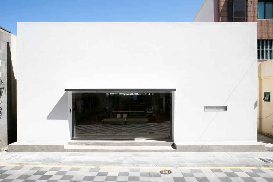 thisisneverthat Jeju Flagship Store Branch [Tax Refund Shop](디스이즈네버댓 제주점)