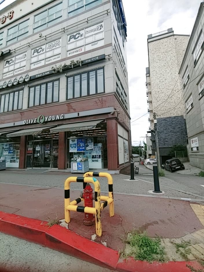 Olive Young - Yongin Pogok-ro Branch [Tax Refund Shop](올리브영 용인포곡점)