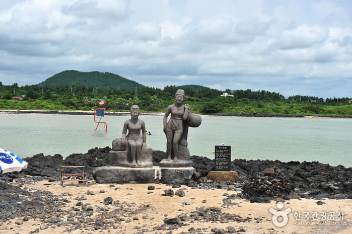 Pyoseon Haevich Beach (표선 해비치 해변)