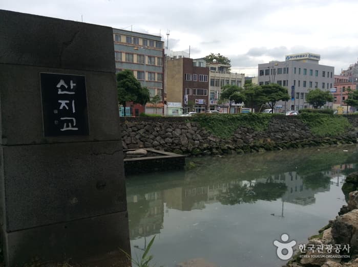 Sanjicheon Stream (산지천)