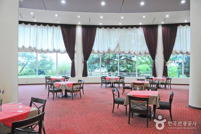 Seorak Pine Resort (설악파인리조트)