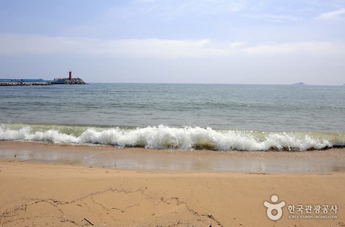 Bongsudae Beach (봉수대해변)