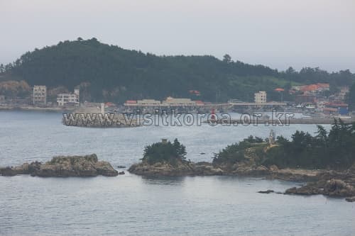 Yonghwa Beach (용화해변)