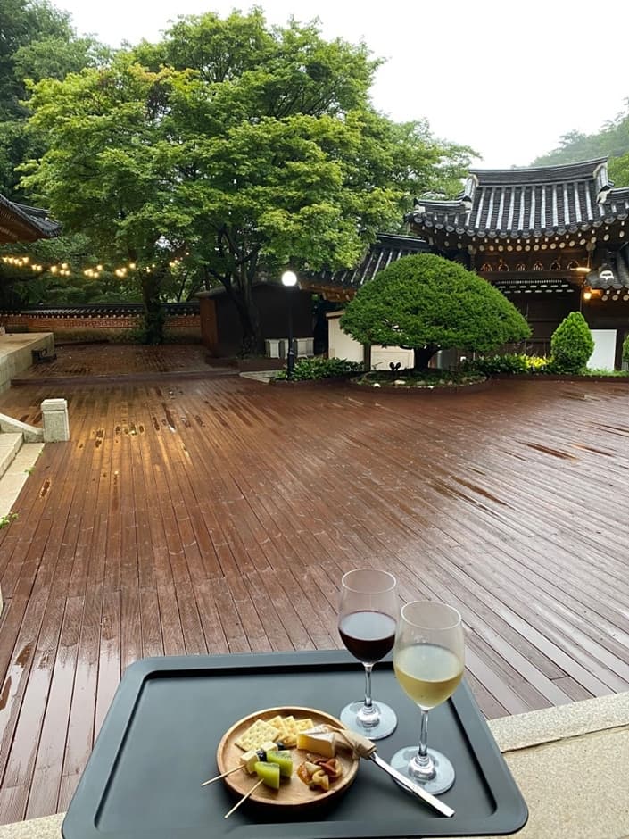 Seonungak (한옥카페 선운각)