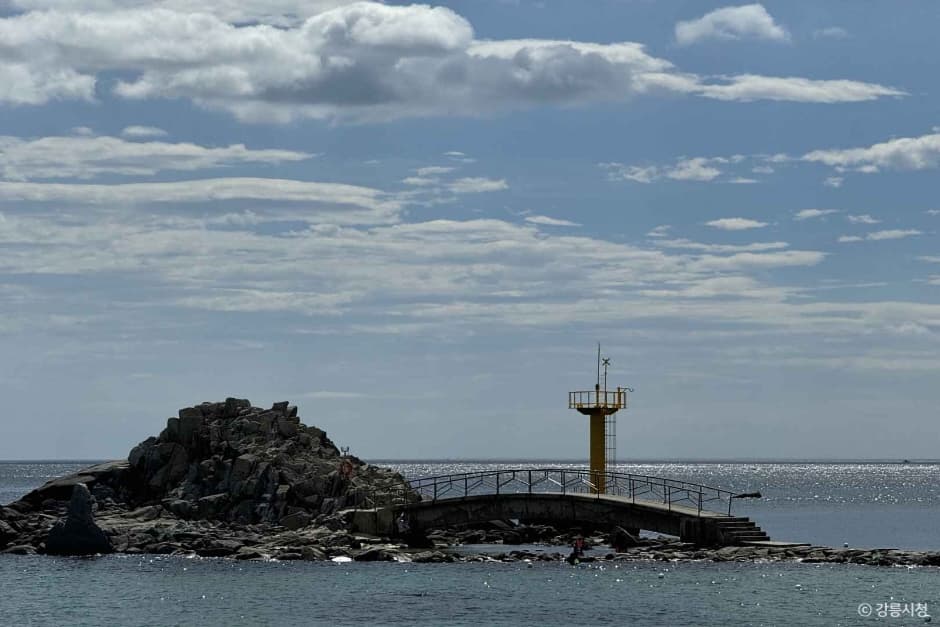 Sacheonjinhaebyeon Beach (Sacheon Dwitbul Beach)(사천진해변(사천뒷불해수욕장)