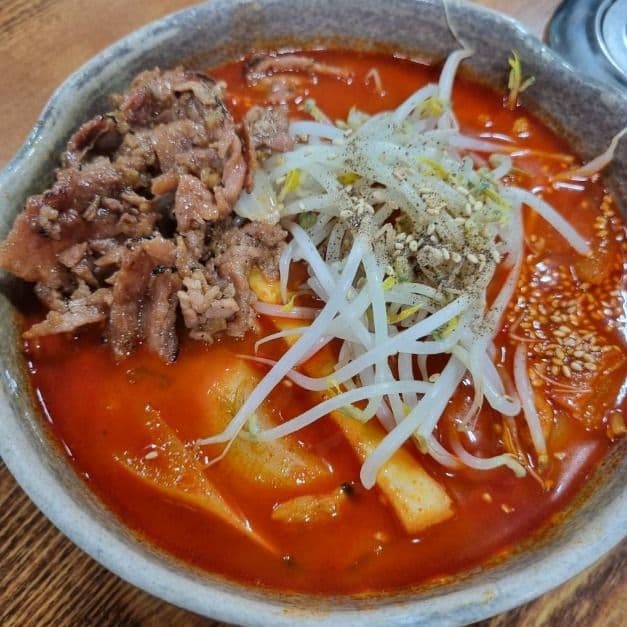 Banghwa-dong Gyodong Jjamppong (방화동 교동짬뽕)