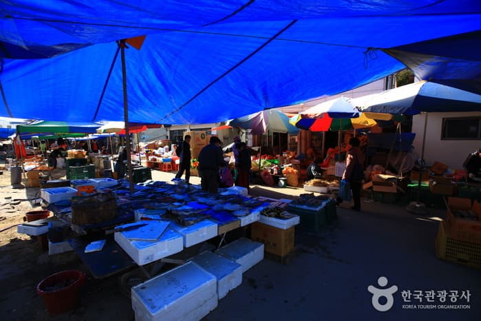 Muju Firefly Market (무주반딧불시장(무주반딧불장터))
