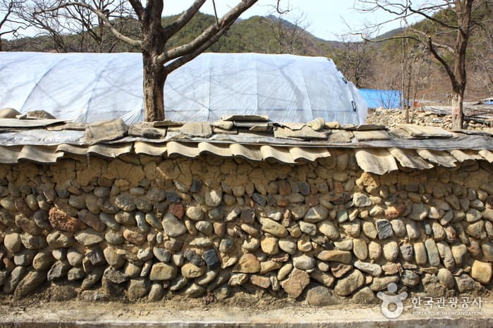 Old Walls of Jijeon Village in Muju (무주 지전마을 옛 담장)
