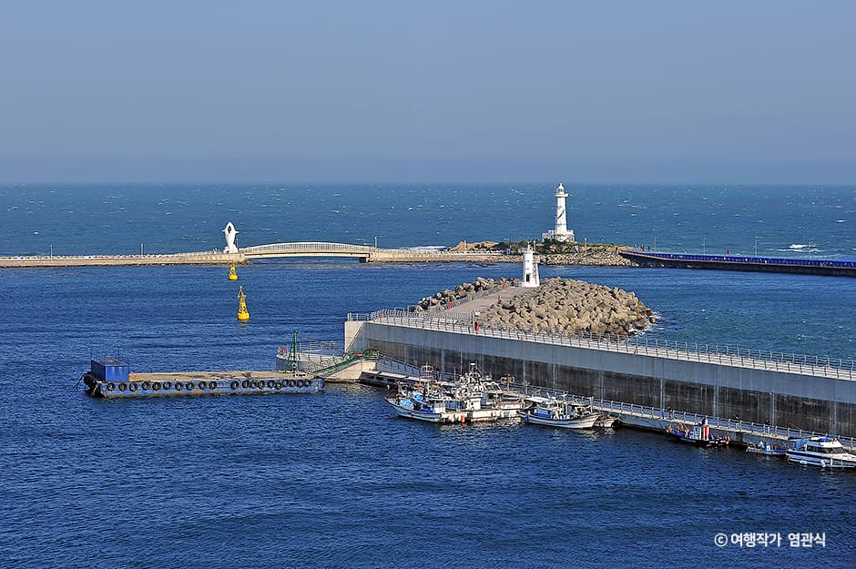 Bangeojin Port (방어진항)