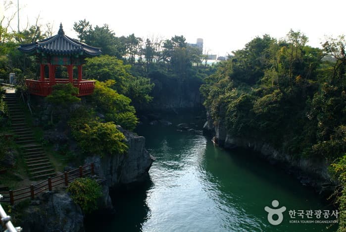 Yongyeon Pond (용연)