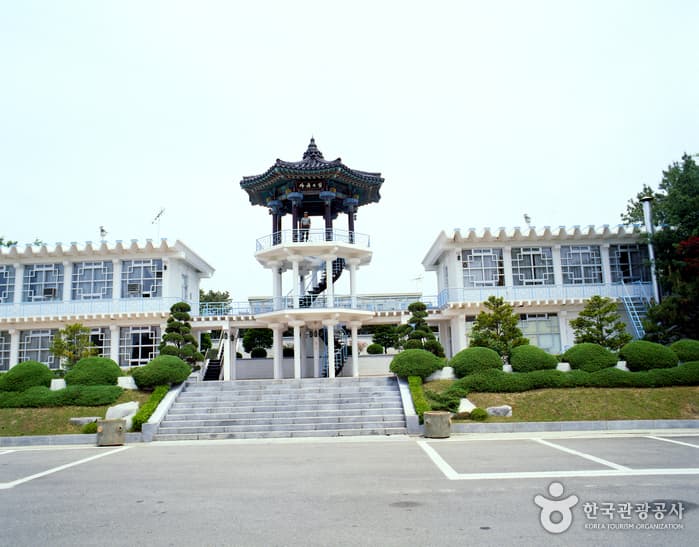 Panmunjeom (Joint Security Area) (판문점)