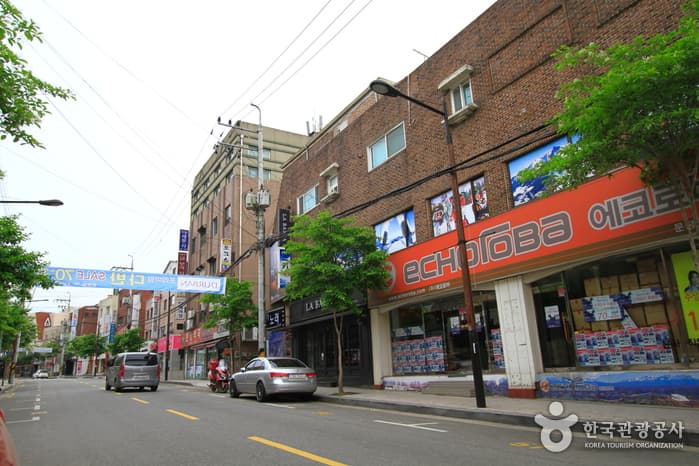 Munjeong-dong Rodeo Street (문정동 로데오거리)