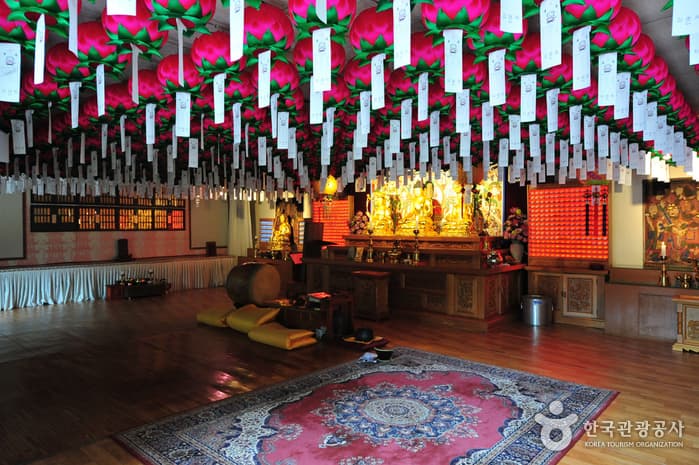 Incheon Yonggungsa Temple (용궁사 (인천))