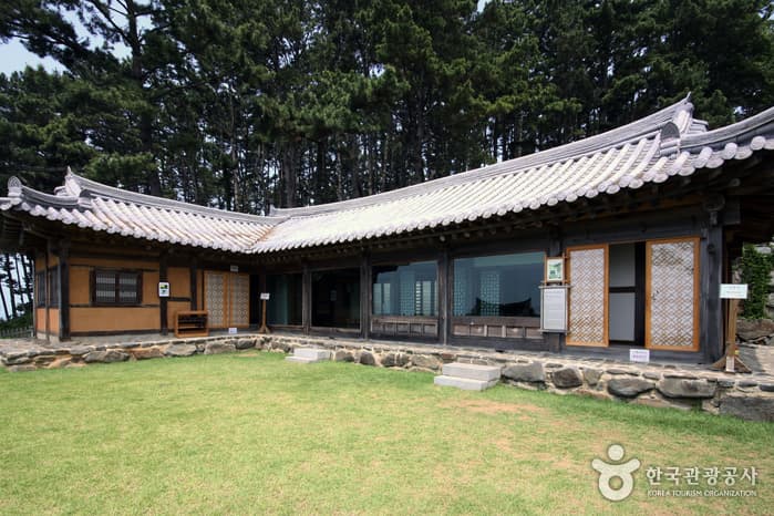 Sanghwawon (상화원)