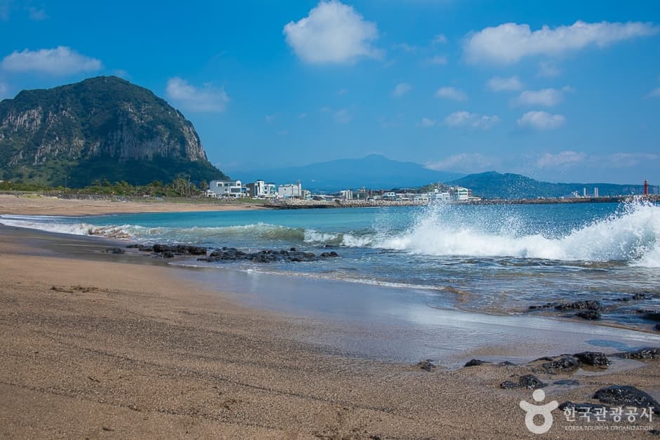 Sagyehaebyeon Beach (사계해변)