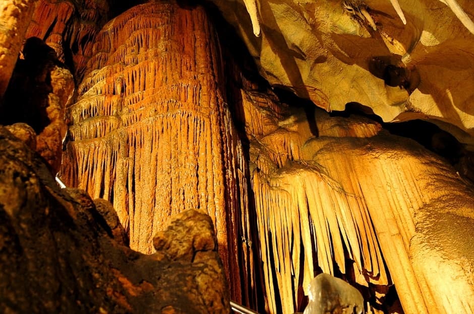 Gosudonggul Cave (단양 고수동굴)
