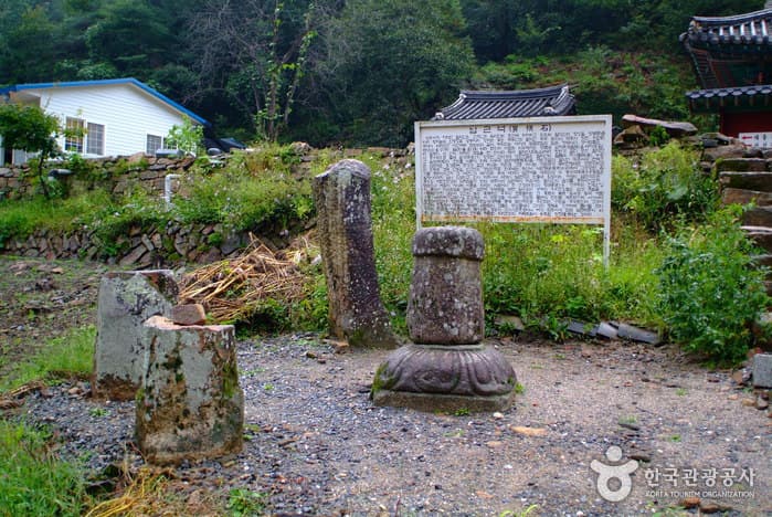 Jecheon Deokjusa Temple (덕주사(제천))