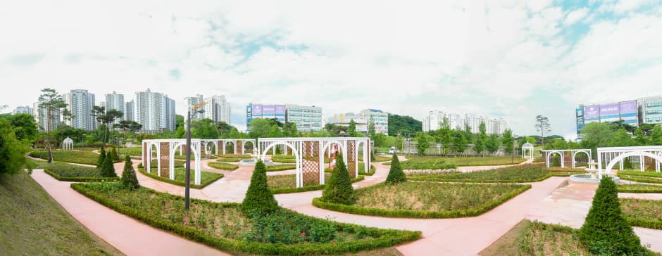 Osan Dolmen Park (오산 고인돌역사공원)