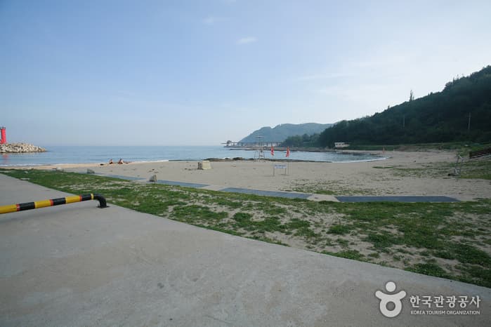 Gyeongjeong Beach (경정해수욕장)