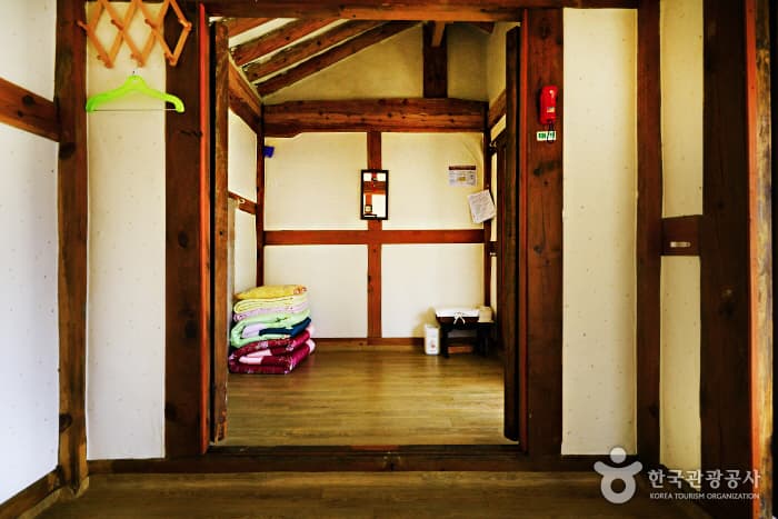 PyoChungJae Experience Center (표충재 전통체험관)