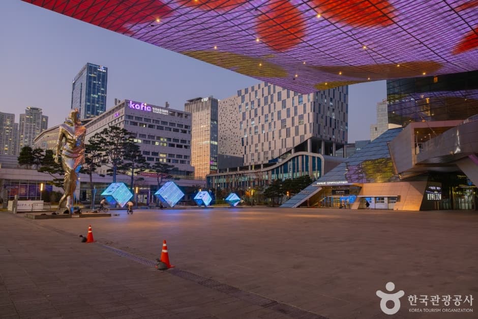 Busan Cinema Center (부산 영화의 전당)