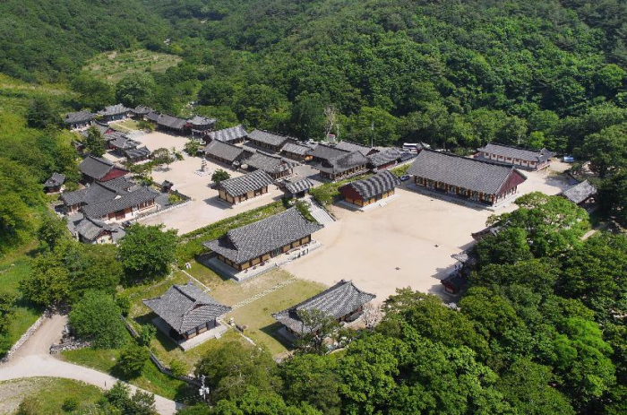 Miryang Pyochungsa Temple (표충사 (밀양))