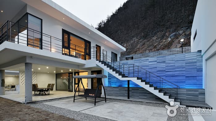 Be, Bridge Pool Villa Resort (Selene) (비브릿지)