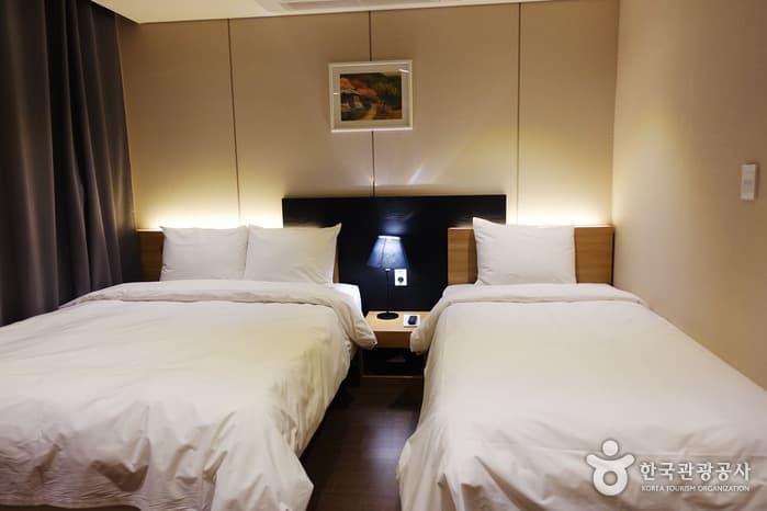 THE FIRST STAY (더퍼스트스테이 호텔)