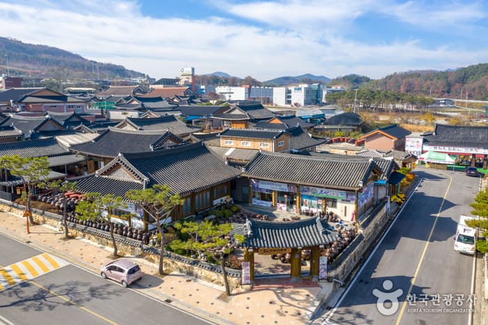 Sunchang Gochujang Village (순창고추장민속마을)