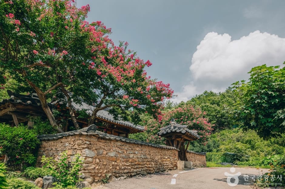 Chuwoojae House (추우재)