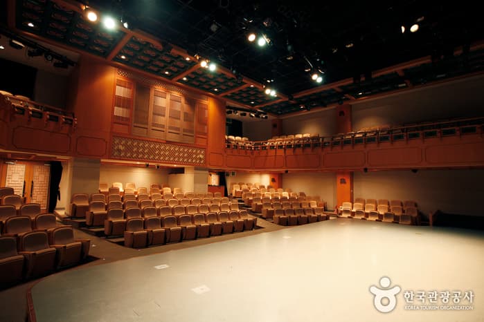 Korea Culture House (KOUS) (한국문화의집)