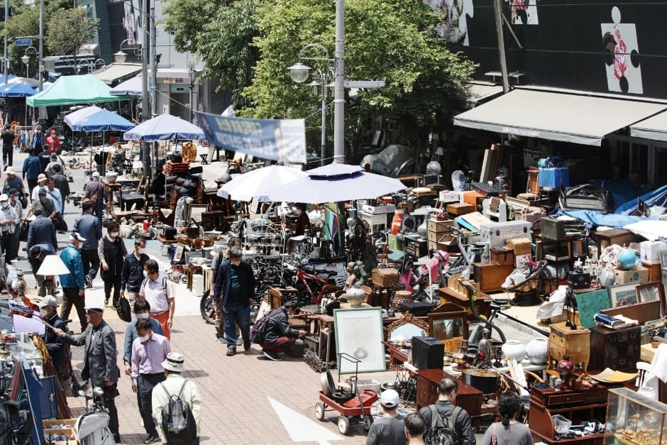 Seoul Folk Flea Market (서울 풍물시장)