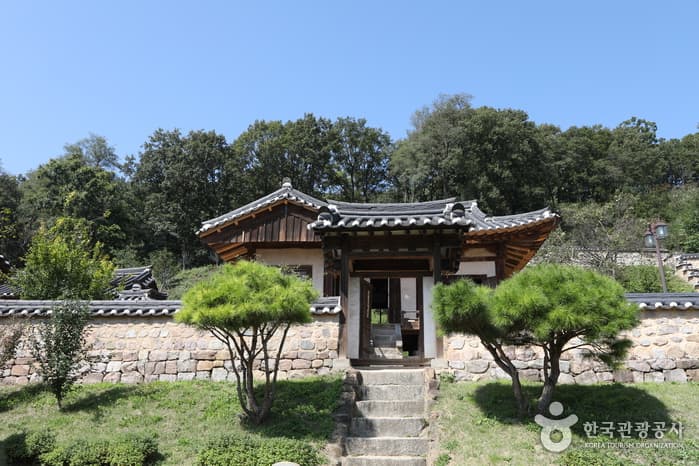 Imcheonggak House (안동 임청각)