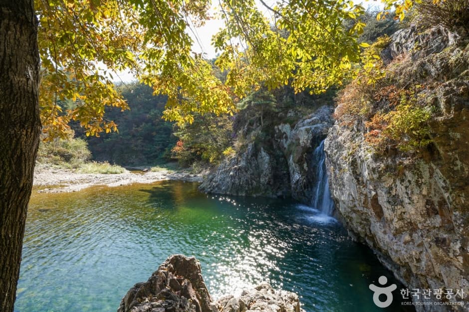 Janggakpokpo Falls (장각폭포)