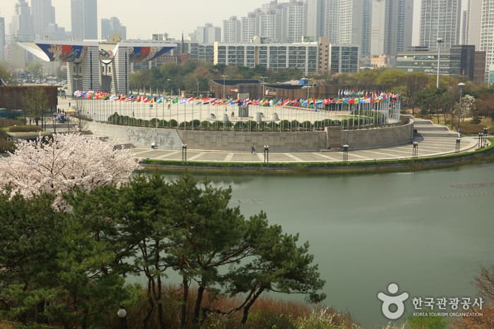 Olympic Park (올림픽공원)