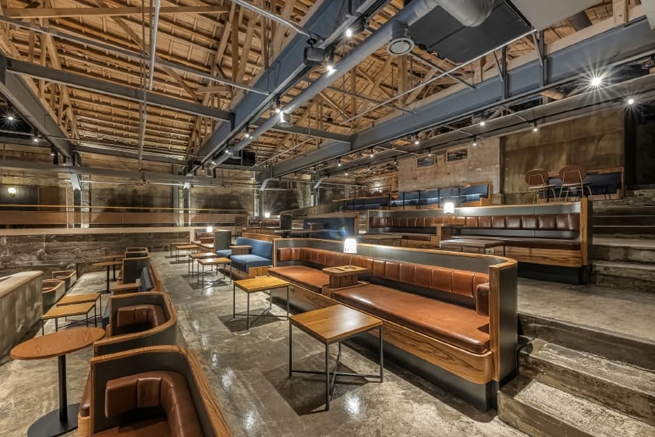 Starbucks Gyeongdong Market (스타벅스 경동1960)