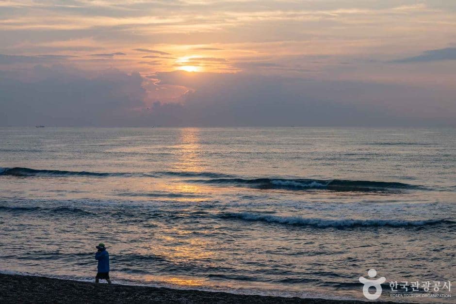 Gwangchigi Beach (광치기해변)