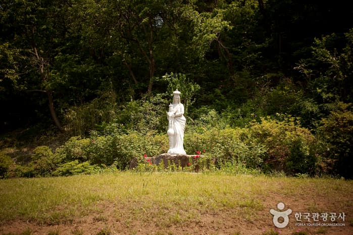 Surichigol Holy Ground (수리치골 성지)