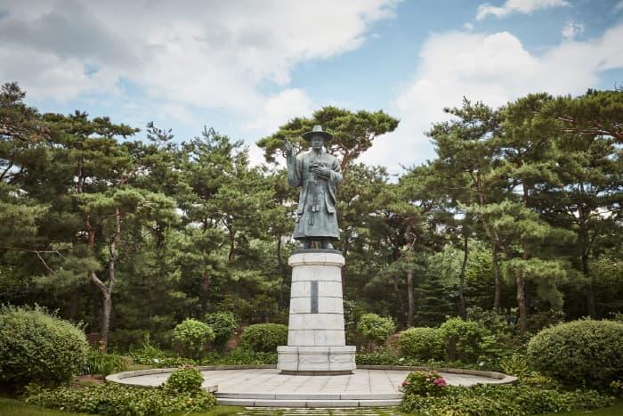 Jeoldusan Martyrs' Shrine (절두산순교성지)