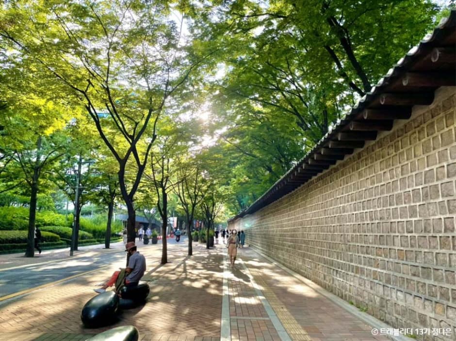 Jeongdong-gil Road (정동길)