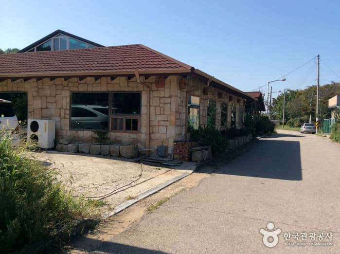 Mosanbang (모산방)