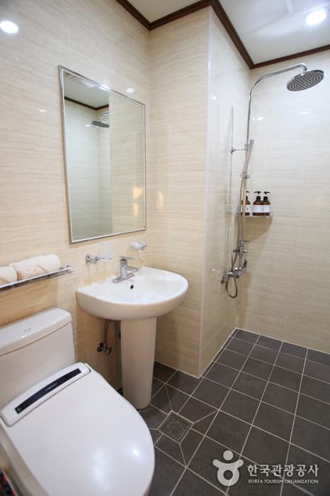 THE SERI RESORT (더 세리 호스텔)