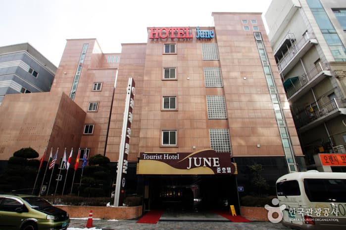 Hotel June Incheon Airport (호텔 준)