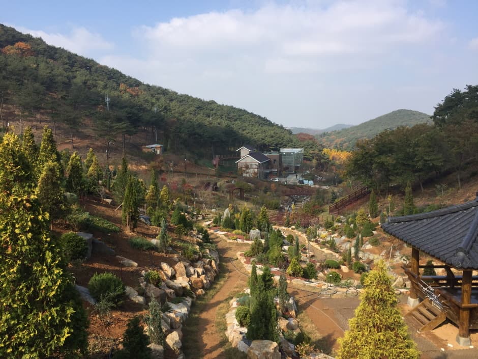 Samsunsan Arboretum (삼선산수목원)