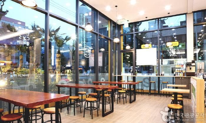Golden Tulip Jinju Hotel Namgang (골든튤립 호텔 남강)