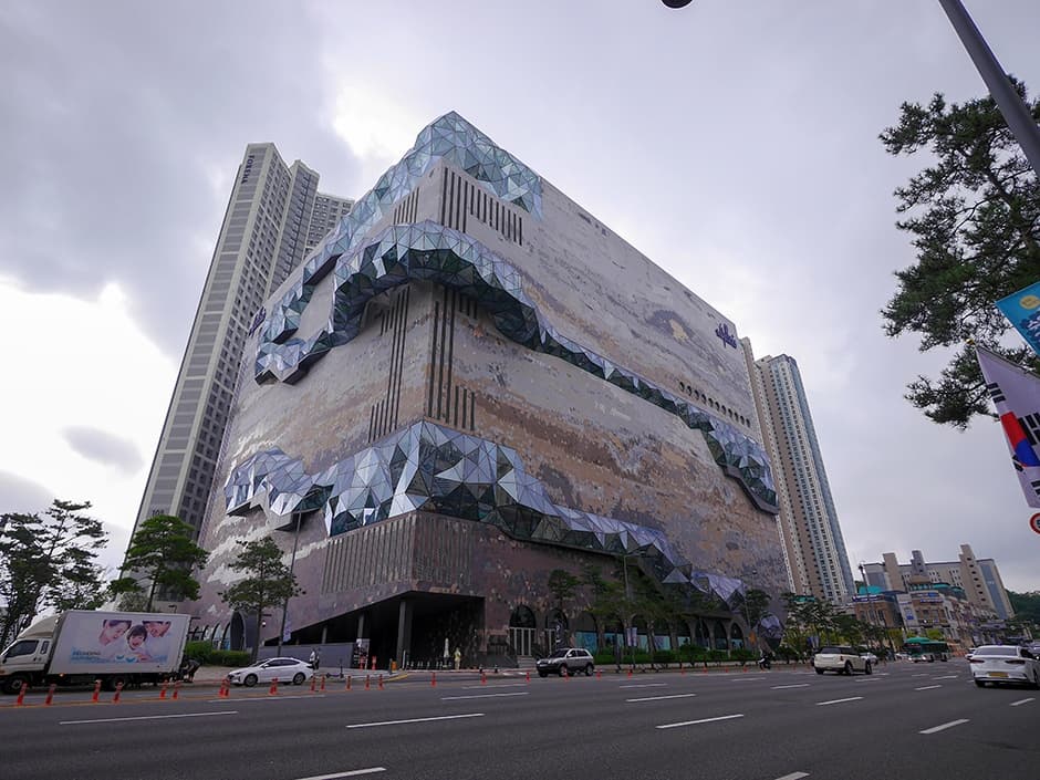 Galleria Gwanggyo Passage (갤러리아 광교 파사쥬)