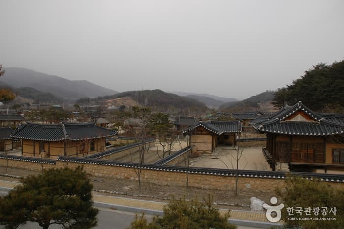 Seonbichon Village (선비촌)