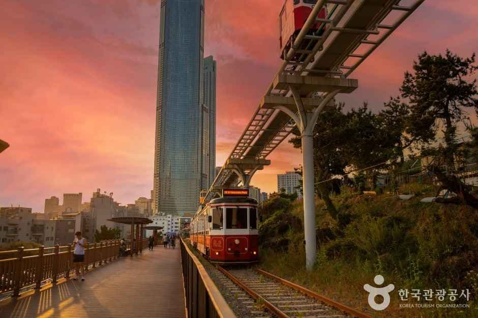 Haeundae Blueline Park (해운대 블루라인파크)