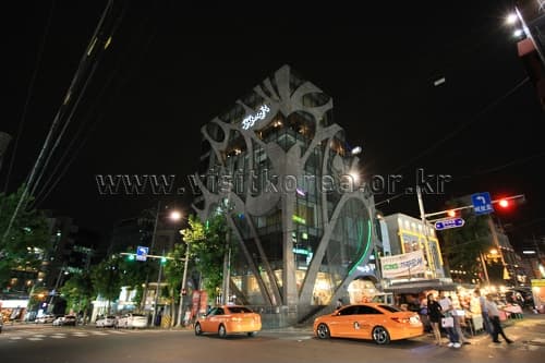 KT&G Sangsangmadang Arts Space (Hongik University) (KT&G 상상마당(홍대))